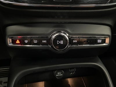 2020 Volvo XC40 T5 AWD R-Design