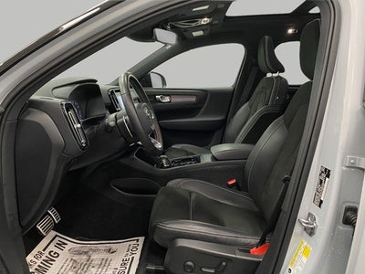2020 Volvo XC40 T5 AWD R-Design