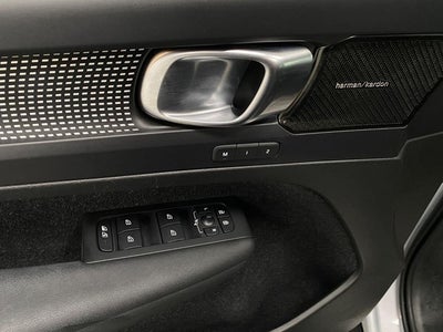 2020 Volvo XC40 T5 AWD R-Design