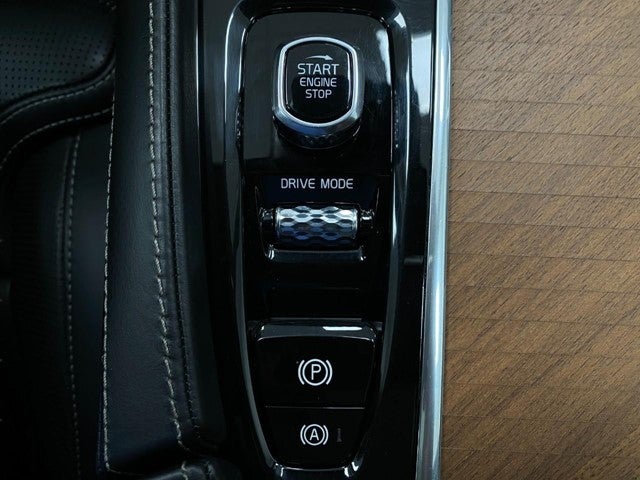 2020 Volvo XC90 T6 AWD Inscription 6 Passenger