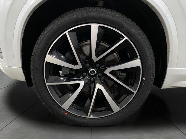 2021 Volvo XC90 T6 AWD Momentum 7P