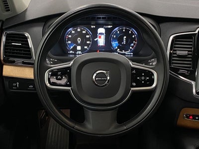 2021 Volvo XC90 T6 AWD Momentum 7P
