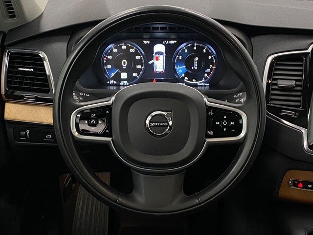 2021 Volvo XC90 T6 AWD Momentum 7P
