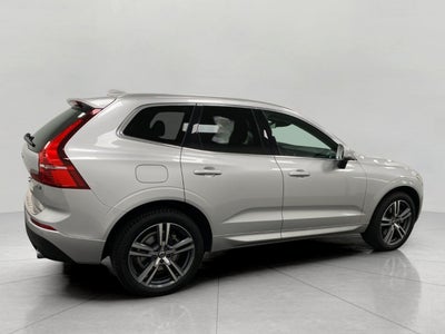 2021 Volvo XC60 T6 AWD Momentum