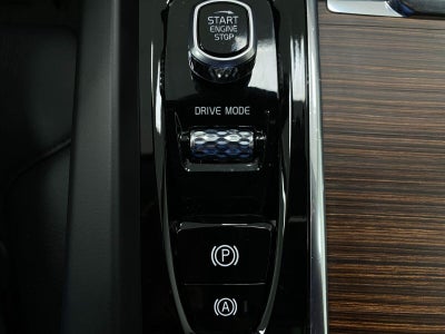 2021 Volvo XC60 T6 AWD Momentum