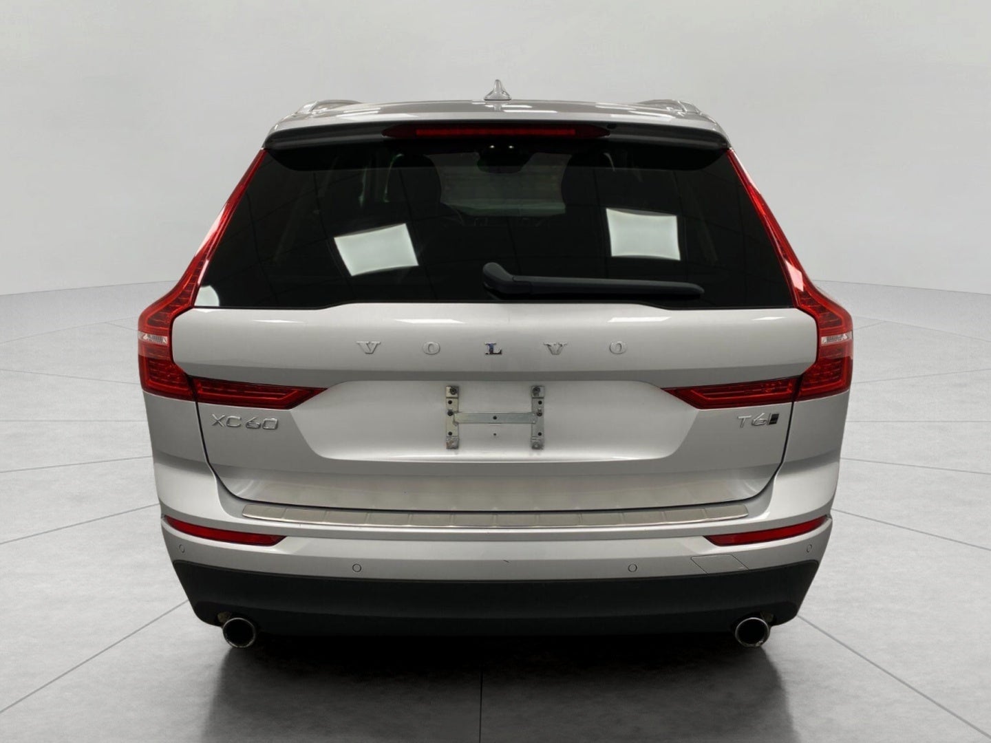 2021 Volvo XC60 T6 AWD Momentum