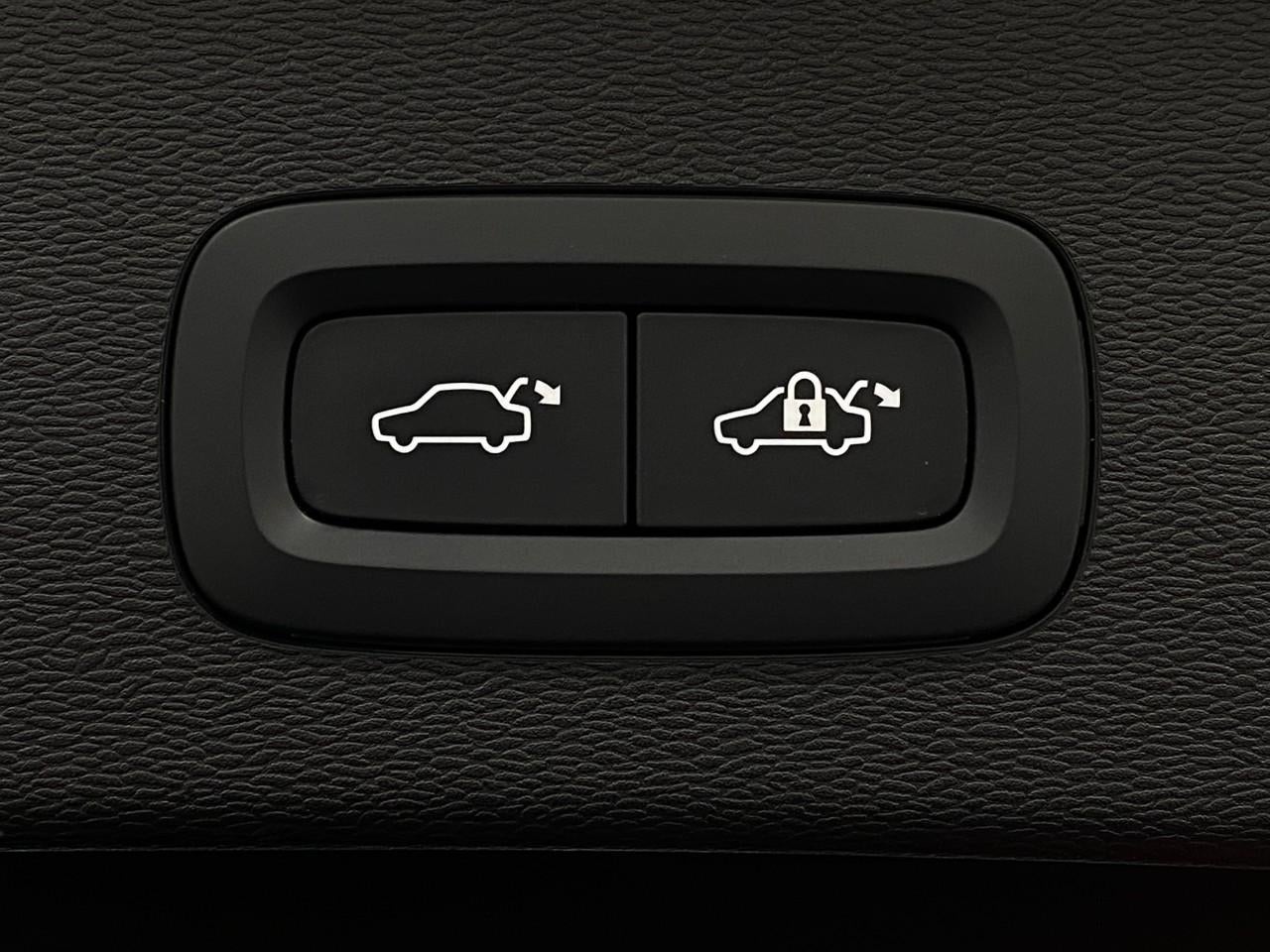 2023 Volvo C40 Recharge Pure Electric Twin eAWD Ultimate