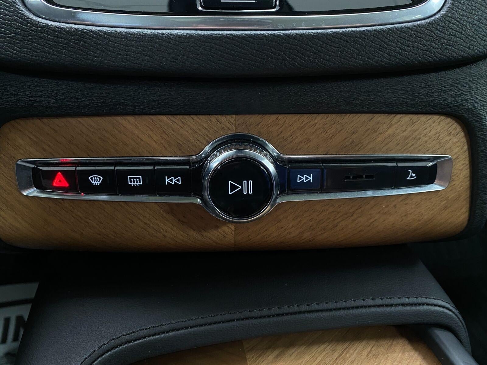 2023 Volvo XC90 Recharge Plug-In Hybrid T8 eAWD PHEV Plus Bright Theme 7P