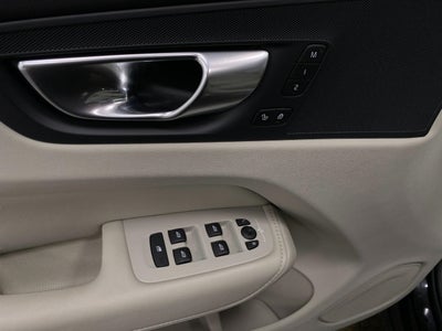 2024 Volvo XC60 Recharge Plug-In Hybrid T8 eAWD PHEV Core Dark Theme