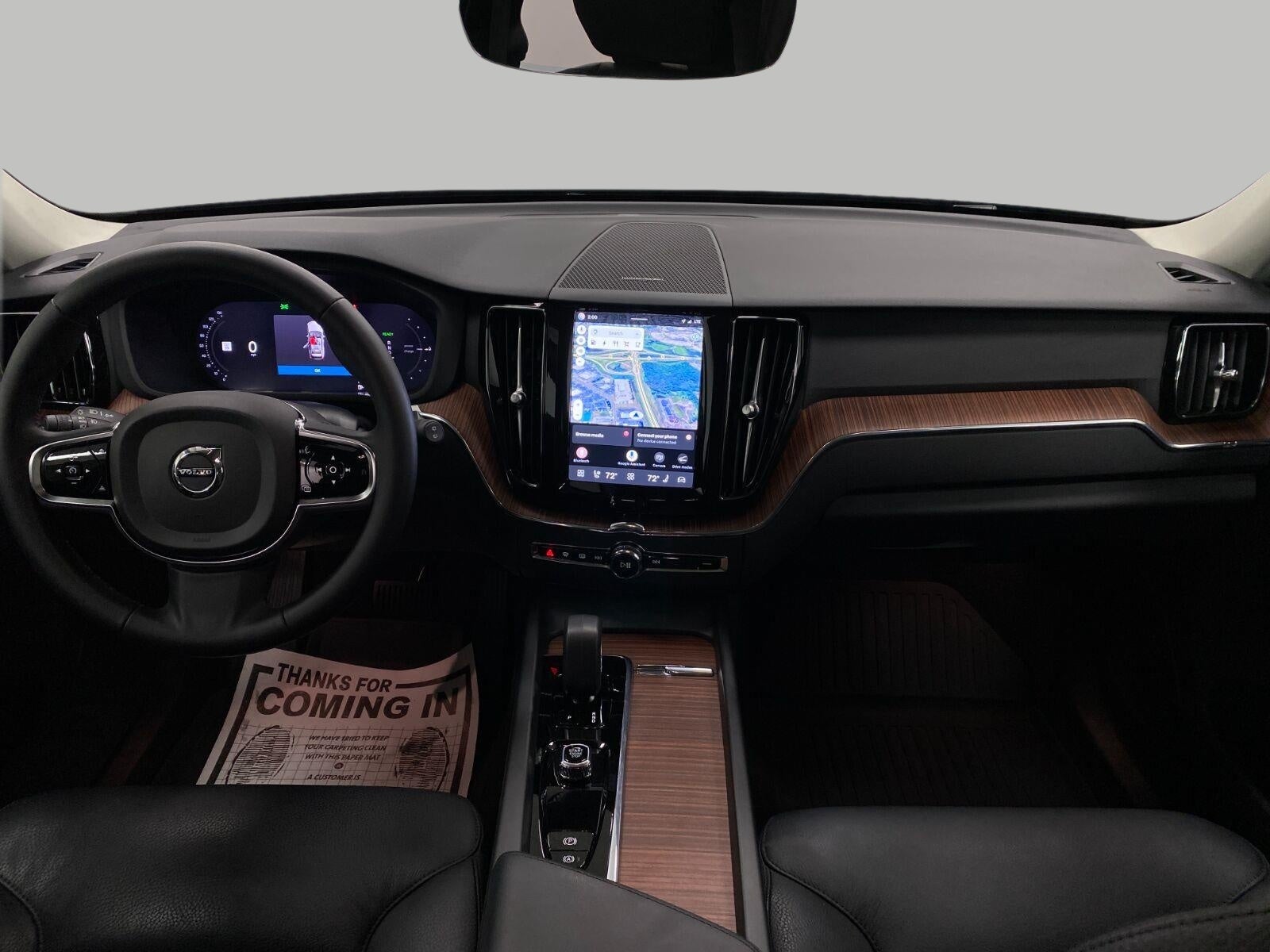 2024 Volvo XC60 Recharge Plug-In Hybrid T8 eAWD PHEV Plus Dark Theme