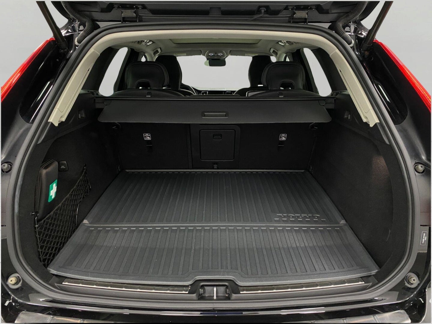 2024 Volvo XC60 Recharge Plug-In Hybrid T8 eAWD PHEV Plus Dark Theme