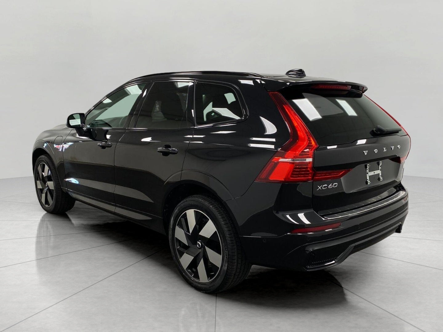 2024 Volvo XC60 Recharge Plug-In Hybrid T8 eAWD PHEV Plus Dark Theme