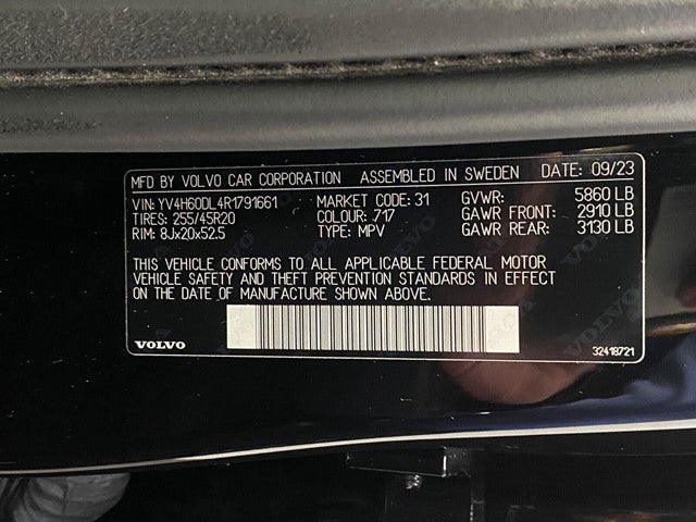 2024 Volvo XC60 Recharge Plug-In Hybrid T8 eAWD PHEV Plus Dark Theme