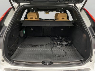 2024 Volvo XC60 Recharge Plug-In Hybrid T8 eAWD PHEV Ultimate Dark Theme