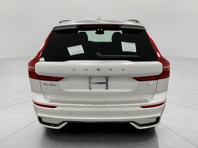 2024 Volvo XC60 Recharge Plug-In Hybrid T8 eAWD PHEV Ultimate Dark Theme
