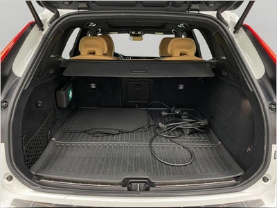 2024 Volvo XC60 Recharge Plug-In Hybrid T8 eAWD PHEV Ultimate Dark Theme