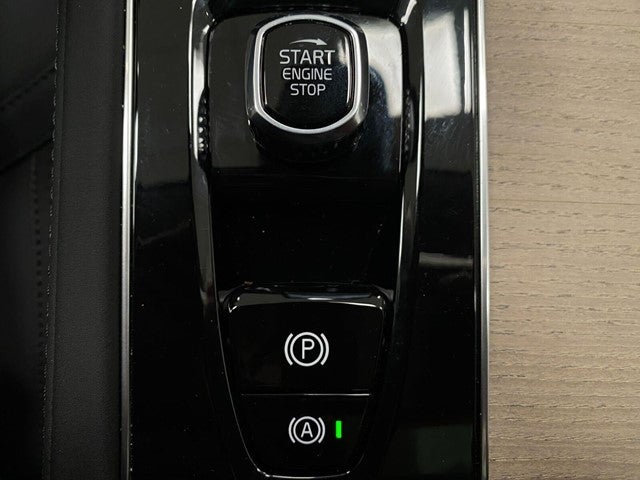2026 Volvo XC90 Plug-In Hybrid T8 AWD Plus 6-Seater