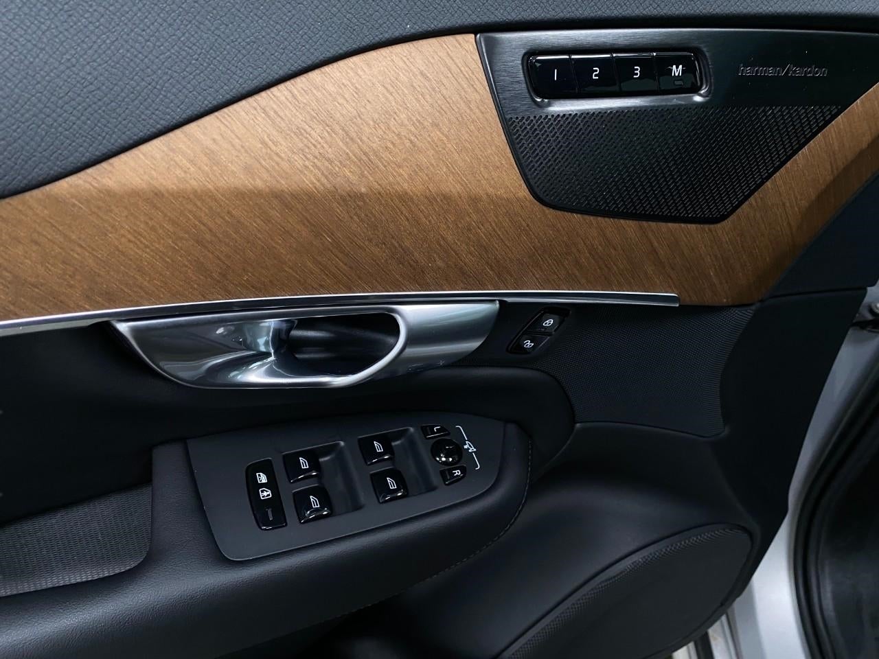 2024 Volvo XC90 Recharge Plug-In Hybrid T8 eAWD PHEV Plus 6P