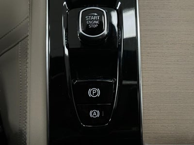 2025 Volvo XC90 Plug-In Hybrid 2025.5 T8 AWD Plus 7-Seater