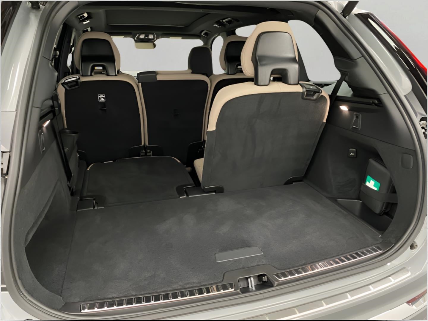 2025 Volvo XC90 Plug-In Hybrid 2025.5 T8 AWD Plus 7-Seater