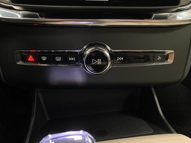 2025 Volvo XC90 Plug-In Hybrid 2025.5 T8 AWD Plus 7-Seater