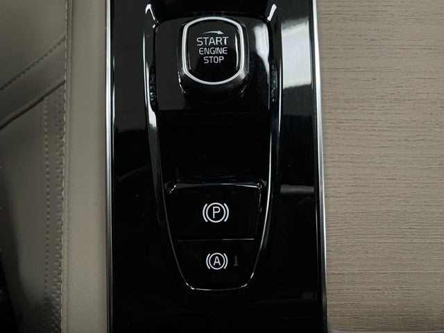 2025 Volvo XC90 Plug-In Hybrid 2025.5 T8 AWD Plus 7-Seater