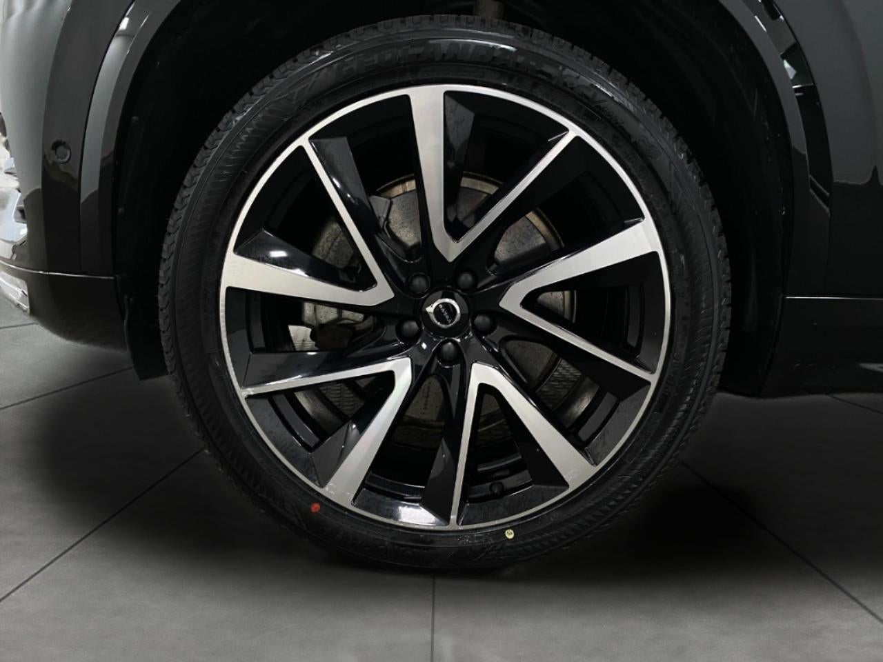 2023 Volvo XC90 B5 AWD Plus 7P