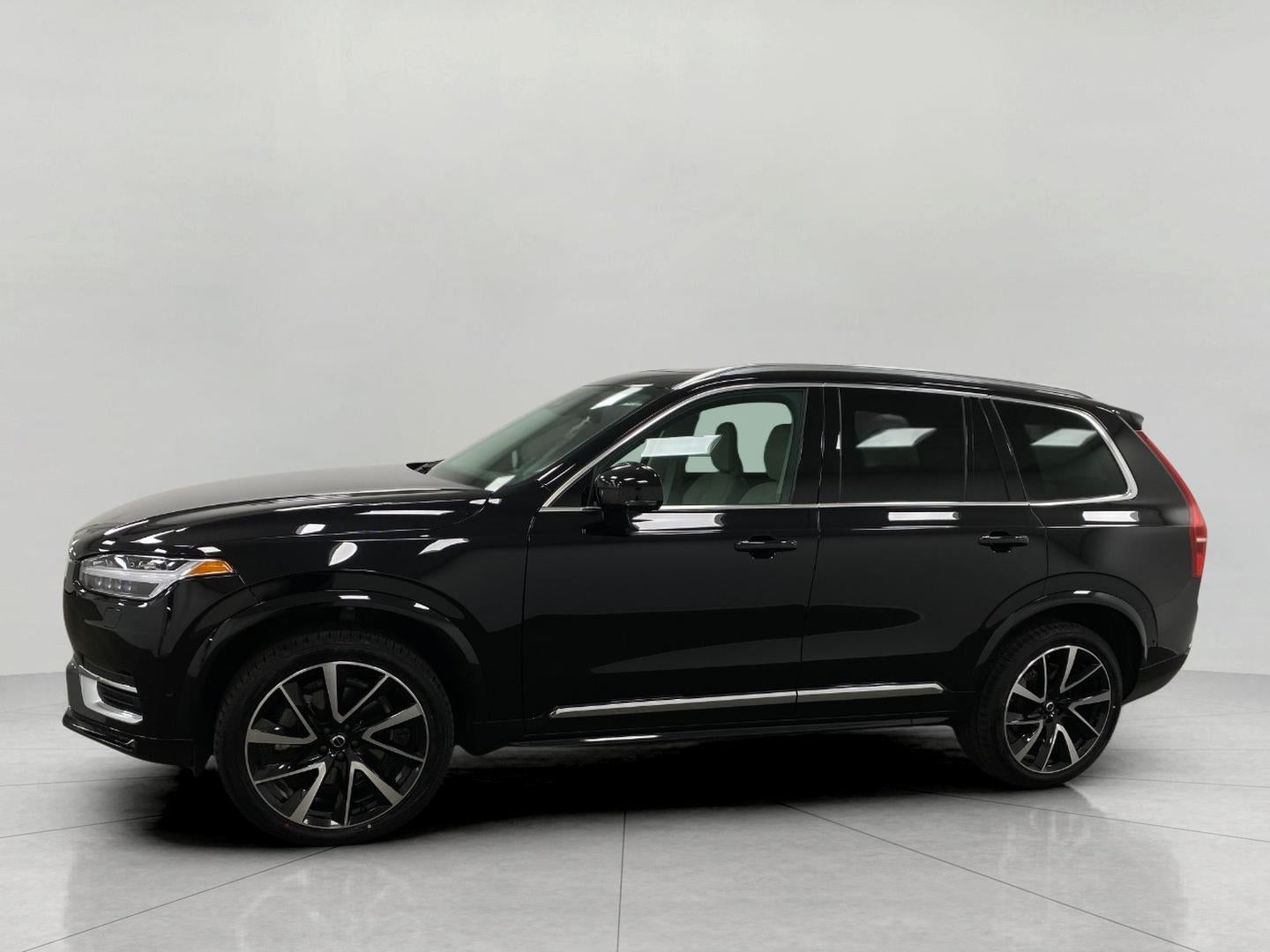 2023 Volvo XC90 B5 AWD Plus 7P