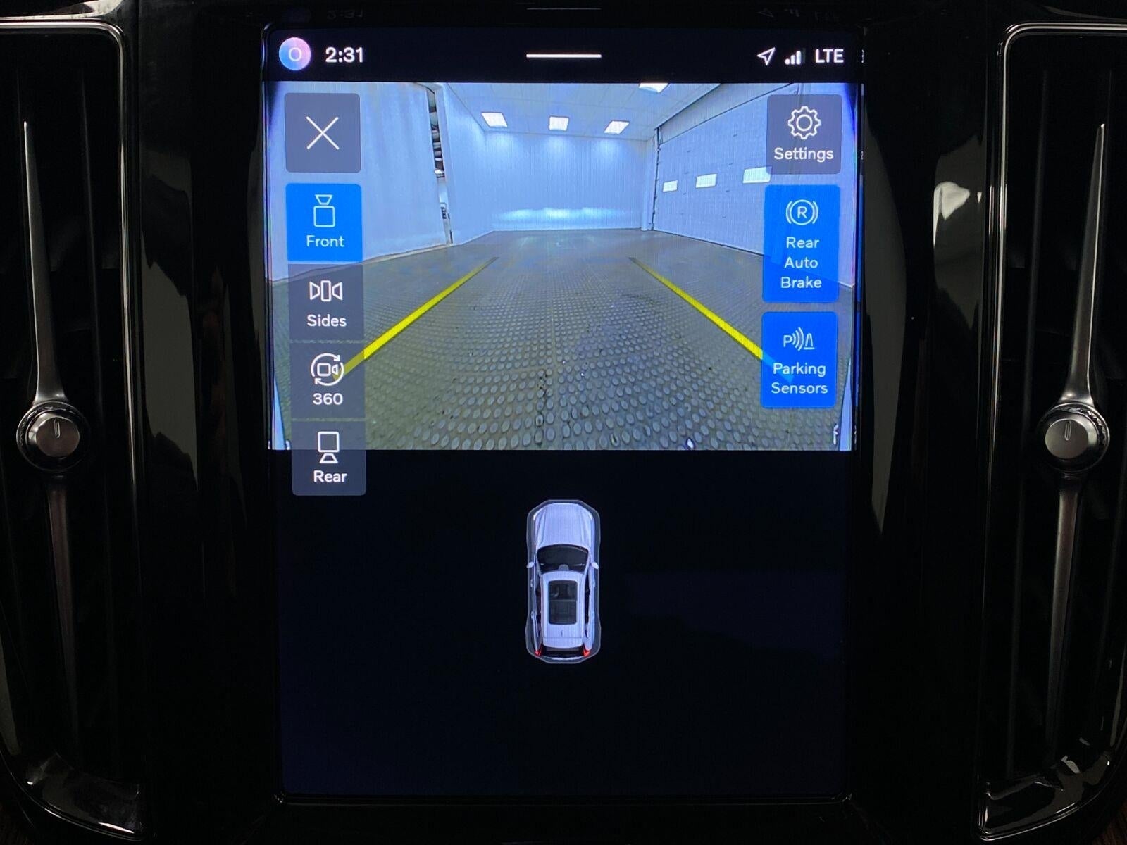 2023 Volvo XC60 B5 AWD Ultimate Bright Theme