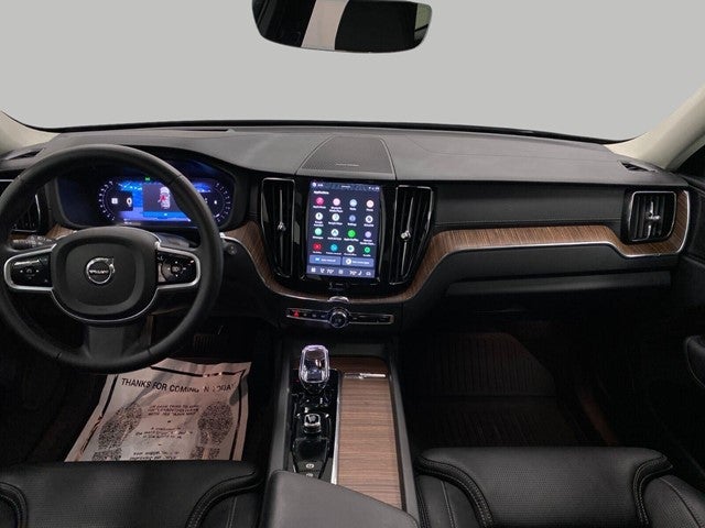 2023 Volvo XC60 B5 AWD Ultimate Bright Theme