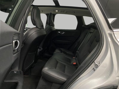 2023 Volvo XC60 B5 AWD Ultimate Bright Theme