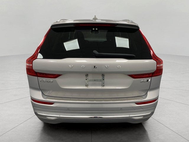 2023 Volvo XC60 B5 AWD Ultimate Bright Theme