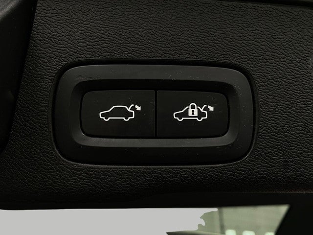 2023 Volvo XC60 B5 AWD Ultimate Bright Theme