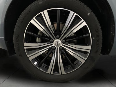 2023 Volvo XC60 B5 AWD Ultimate Bright Theme