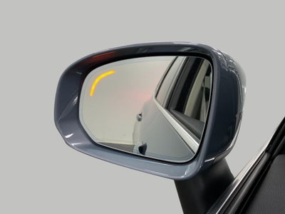 2023 Volvo XC60 B5 AWD Ultimate Bright Theme