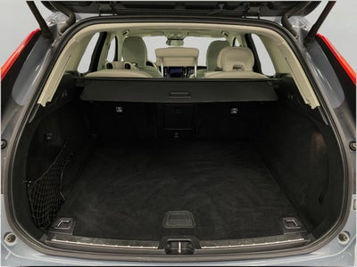 2023 Volvo XC60 B5 AWD Ultimate Bright Theme