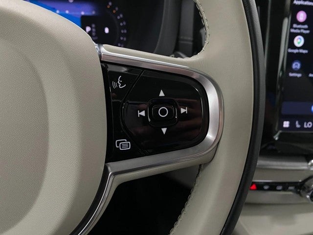 2023 Volvo XC60 B5 AWD Ultimate Bright Theme