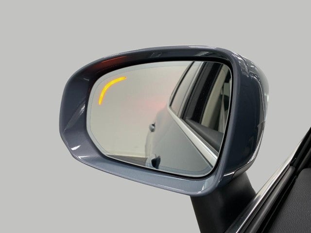2023 Volvo XC60 B5 AWD Ultimate Bright Theme