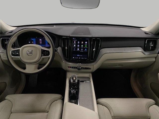 2023 Volvo XC60 B5 AWD Ultimate Bright Theme