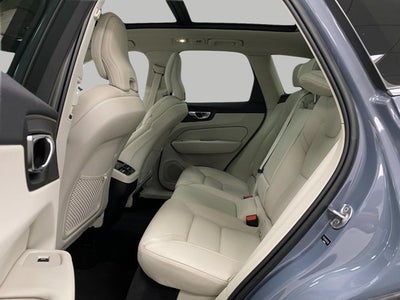 2023 Volvo XC60 B5 AWD Ultimate Bright Theme