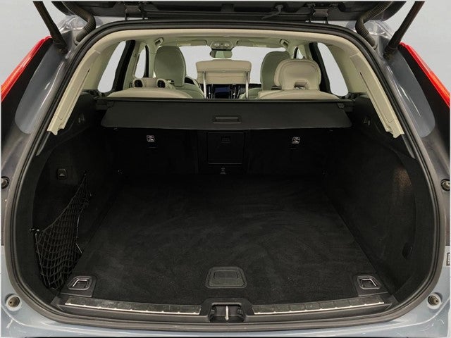 2023 Volvo XC60 B5 AWD Ultimate Bright Theme