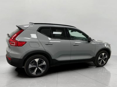 2026 Volvo XC40 B5 AWD Plus