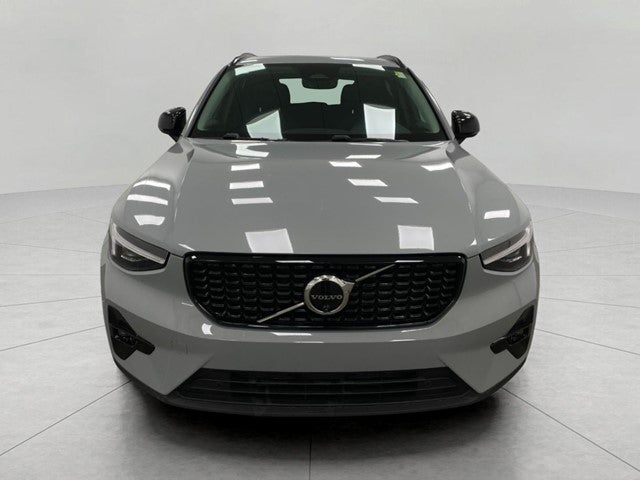 2026 Volvo XC40 B5 AWD Plus