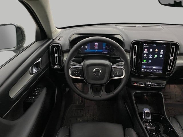 2026 Volvo XC40 B5 AWD Plus