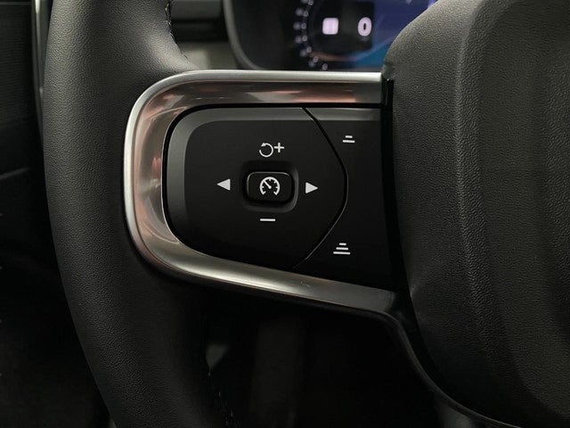 2026 Volvo XC40 B5 AWD Plus