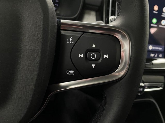 2026 Volvo XC40 B5 AWD Plus