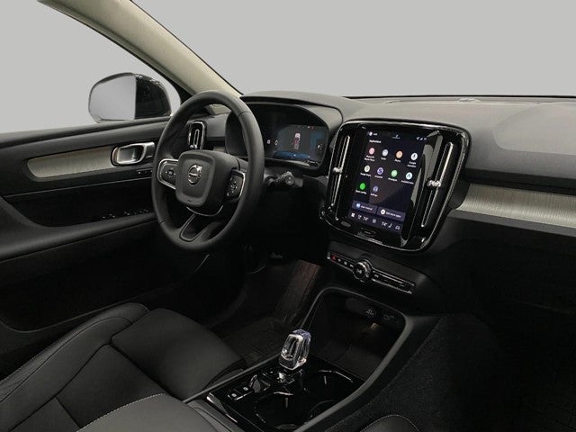 2026 Volvo XC40 B5 AWD Plus