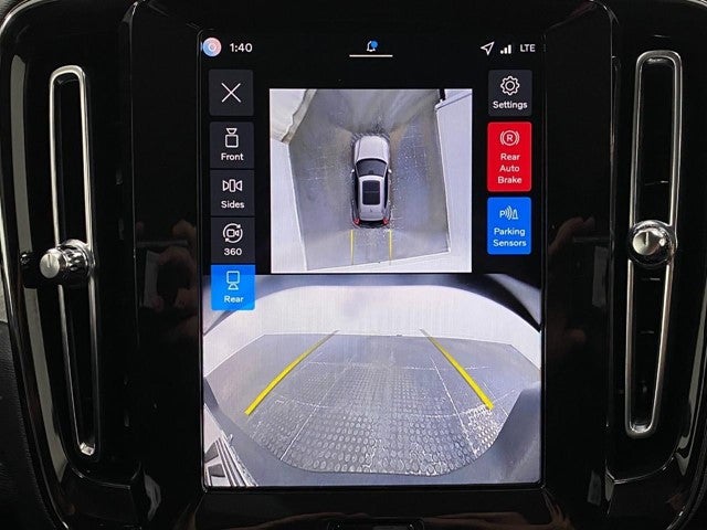 2026 Volvo XC40 B5 AWD Plus