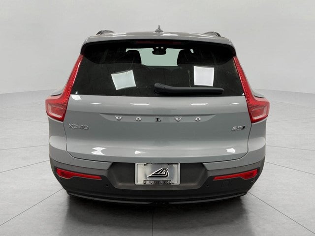 2026 Volvo XC40 B5 AWD Plus