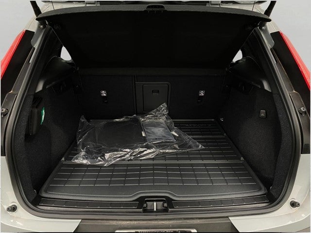 2026 Volvo XC40 B5 AWD Plus